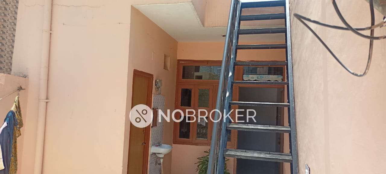 2 BHK Flat for Rent  In Sector 105