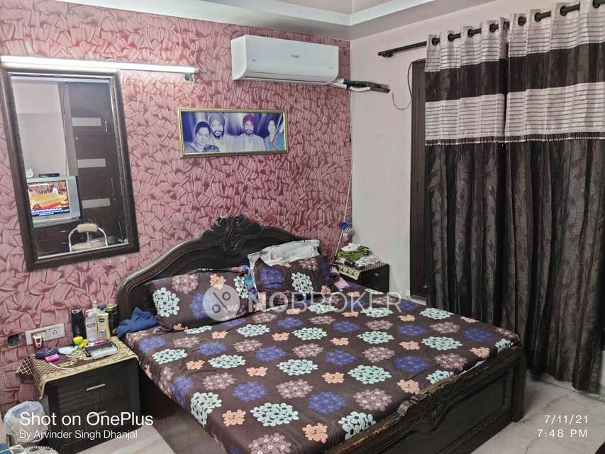 4 BHK Flat In Builder Floor For Sale  In Sharda Puri