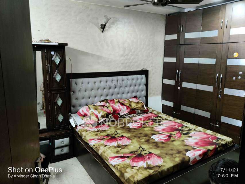 4 BHK Flat In Builder Floor For Sale  In Sharda Puri