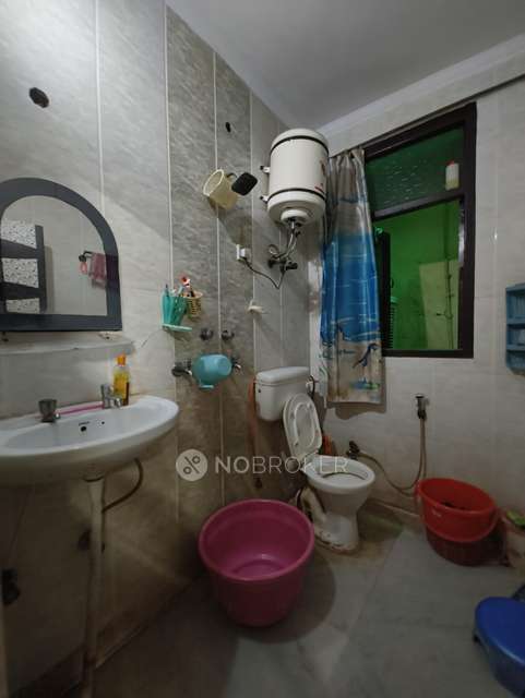 2 BHK Flat For Sale  In Janakpuri