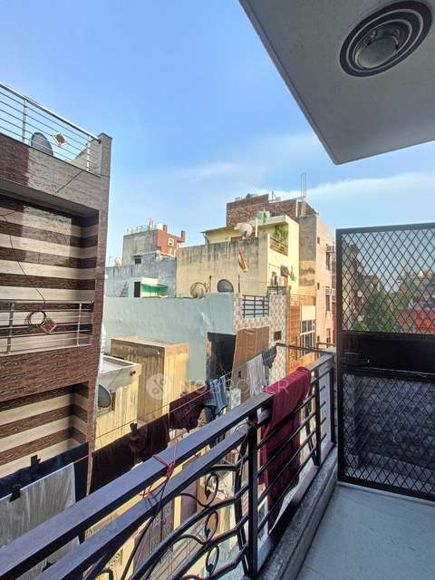 2 BHK Flat For Sale  In Janakpuri