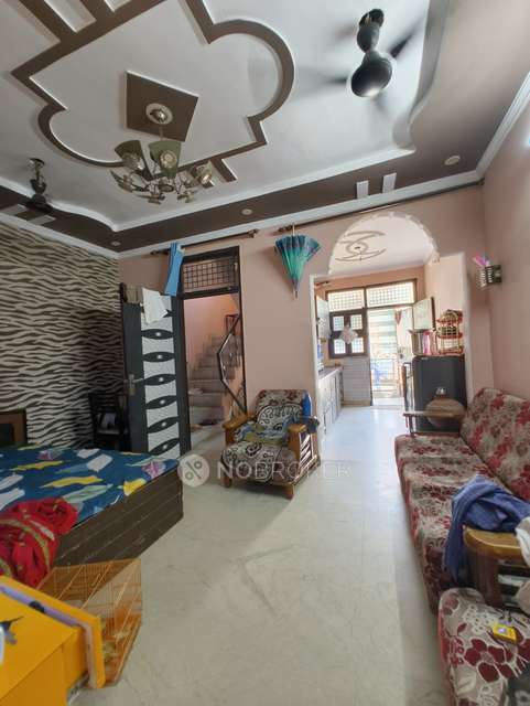 2 BHK Flat For Sale  In Janakpuri
