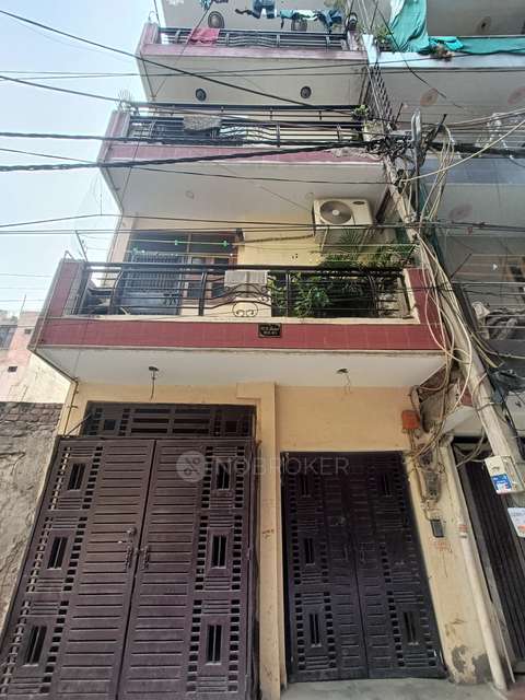 2 BHK Flat For Sale  In Janakpuri