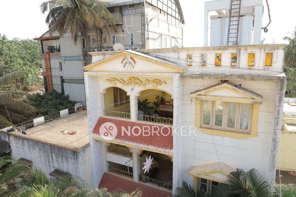 4+ BHK Flat For Sale  In Mathikere