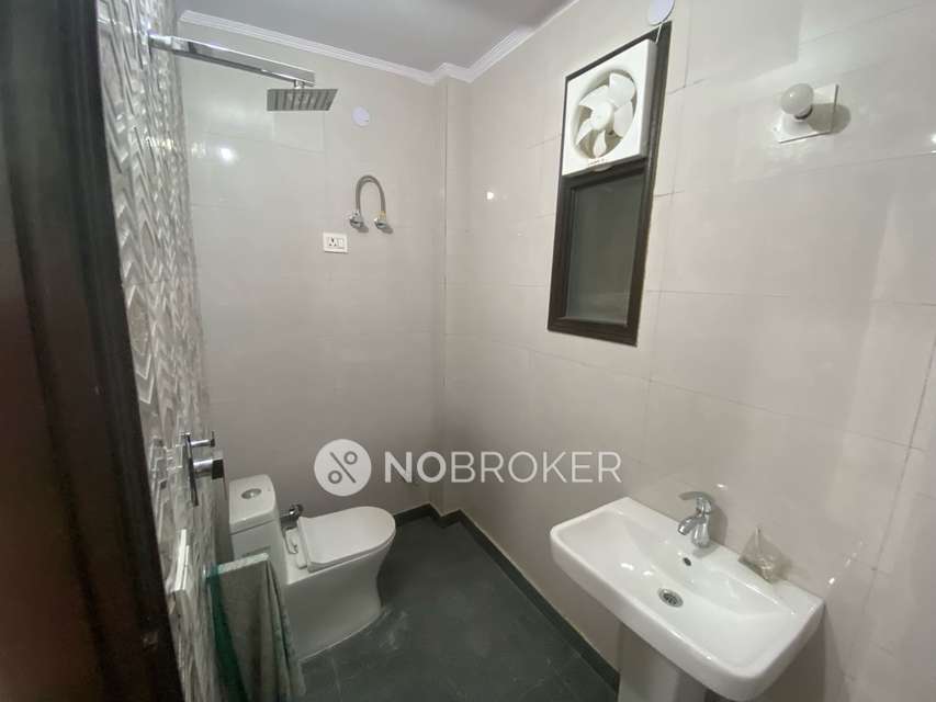 1 BHK Flat In Standalone Building  For Sale  In  Tilak Nagar