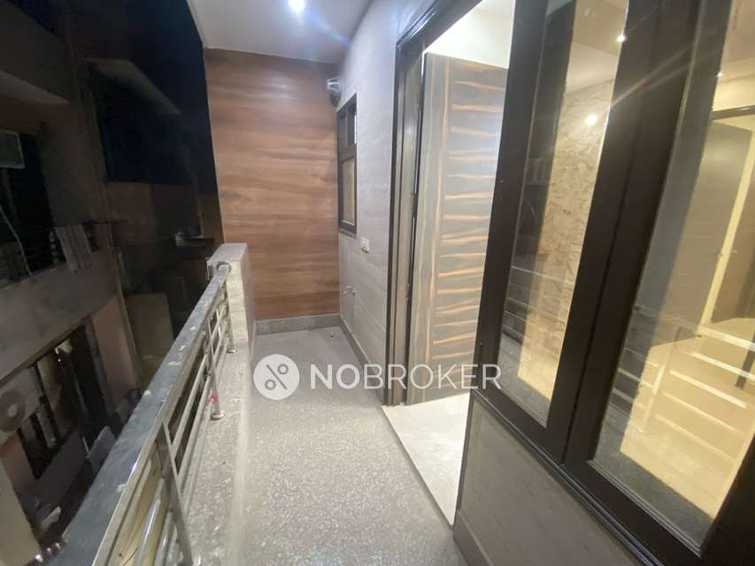 1 BHK Flat In Standalone Building  For Sale  In  Tilak Nagar