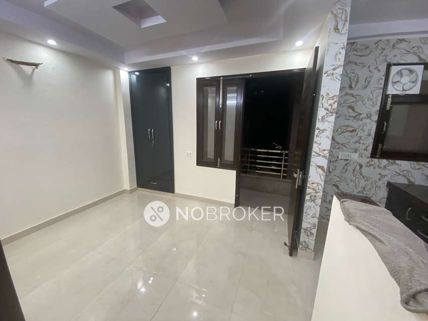 1 BHK Flat In Standalone Building  For Sale  In  Tilak Nagar