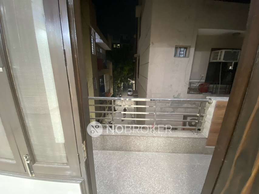 1 BHK Flat In Standalone Building  For Sale  In  Tilak Nagar