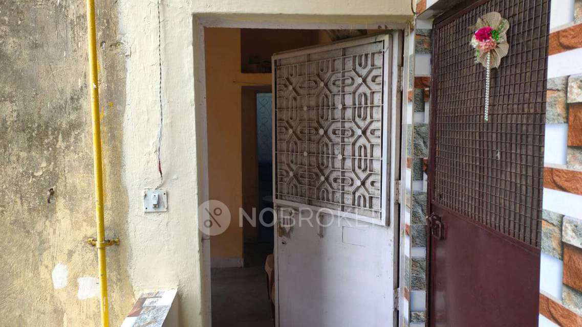 1 BHK Flat In Dda Lig Flats For Sale  In Dilshad Garden