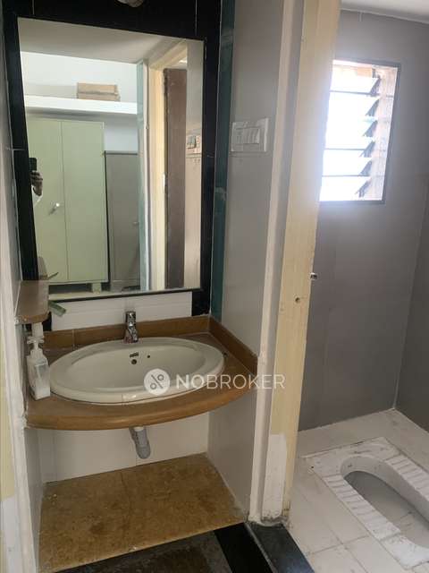 2 BHK Flat In Pawar Building for Rent  In Dhankawadi 