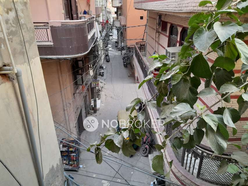 1 BHK Flat In Apartment For Sale  In Azadpur