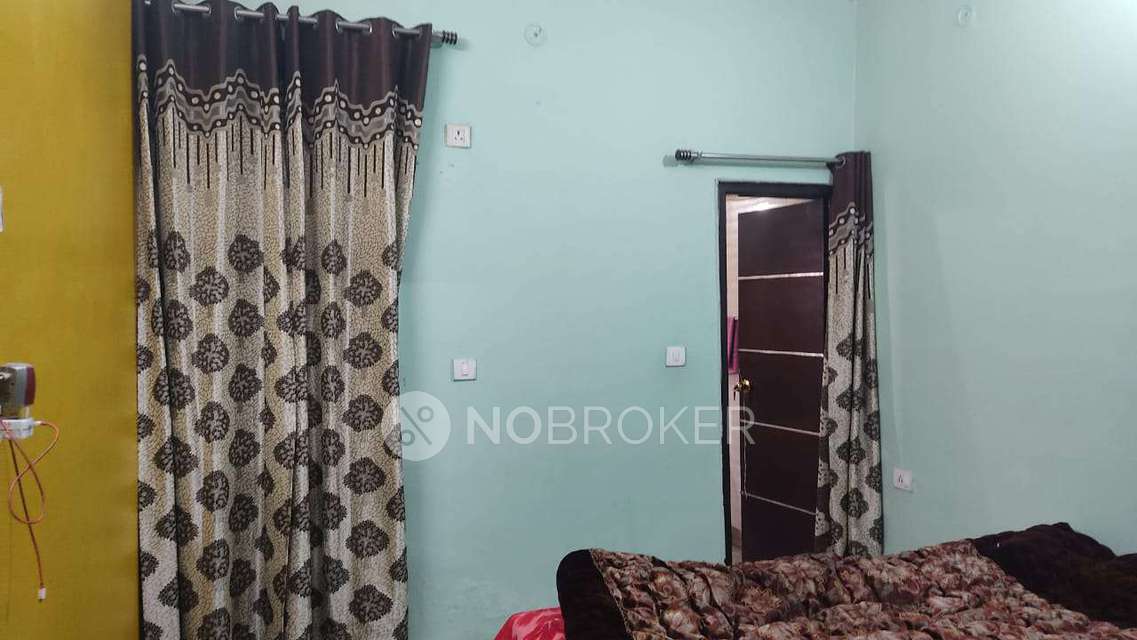 3 BHK Flat In Indraprastha Colony Extesion 2 For Sale  In Indraprastha Colony