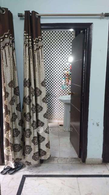 3 BHK Flat In Indraprastha Colony Extesion 2 For Sale  In Indraprastha Colony