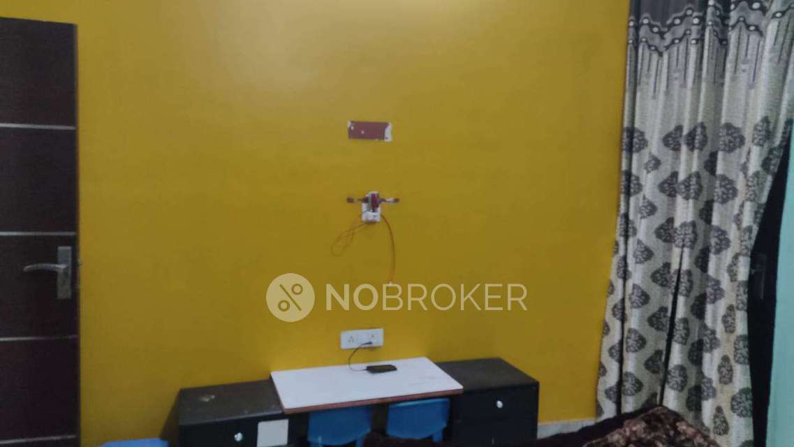3 BHK Flat In Indraprastha Colony Extesion 2 For Sale  In Indraprastha Colony