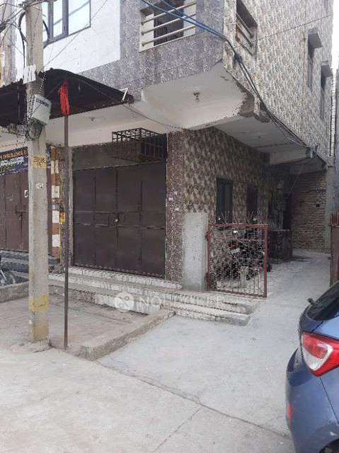 Shop in Rohini, Delhi for sale 