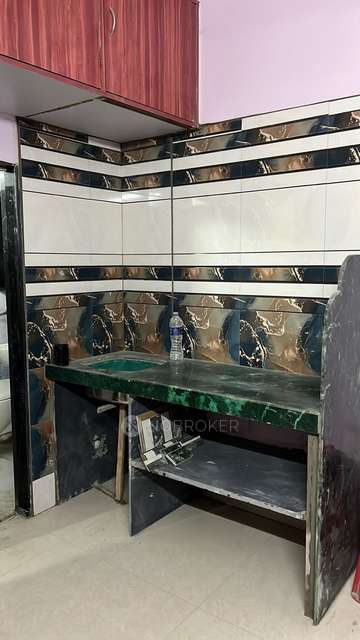 1 RK Flat In Yallawa Smruti Chs for Lease  In Vile Parle East