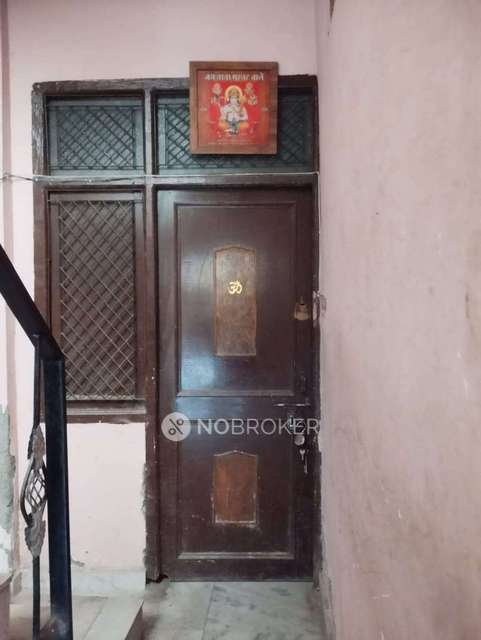 2 BHK Flat In Standalone Building  For Sale  In Krishna Nagar,