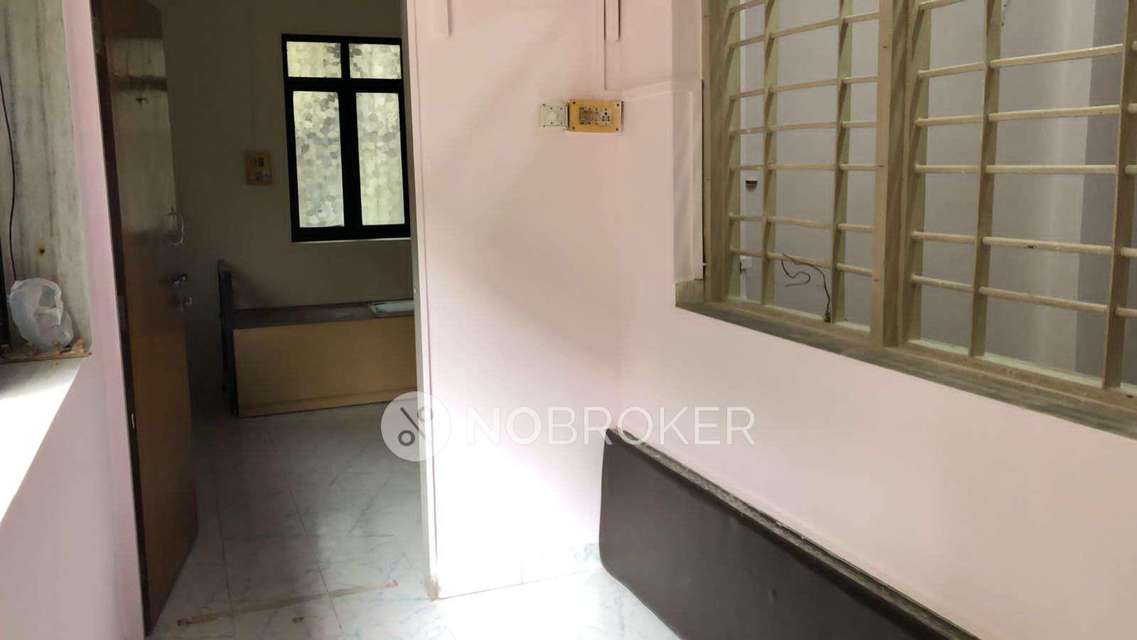 2 BHK Flat In Madhumahal Apartment For Sale  In Ghatkopar East