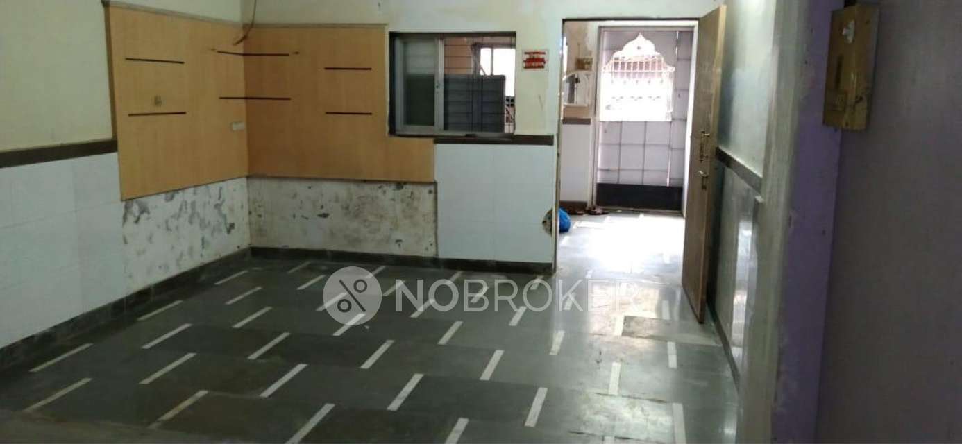 Godown/Warehouse in Rajendra Nagar, Borivali East, Mumbai for Rent 