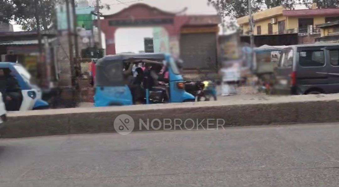 Commercial Property in Ram Vatika Colony, Greater Noida for Rent 