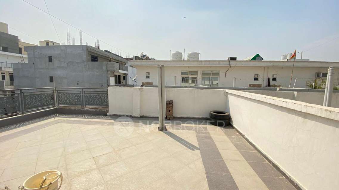 3 BHK Flat In Twin Corsage For Sale  In Bisrakh Jalalpur