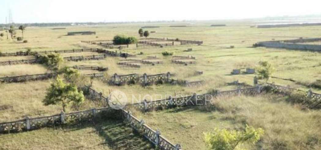 Plot For Sale  In Royal Sea View Compound In Uthandi