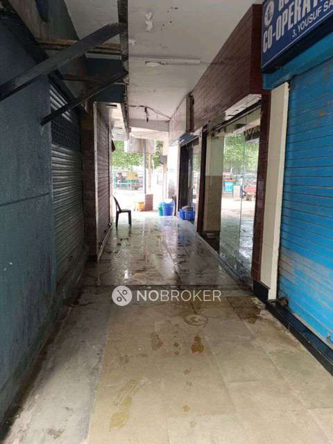 Shop in Yusuf Sarai, Delhi for sale 