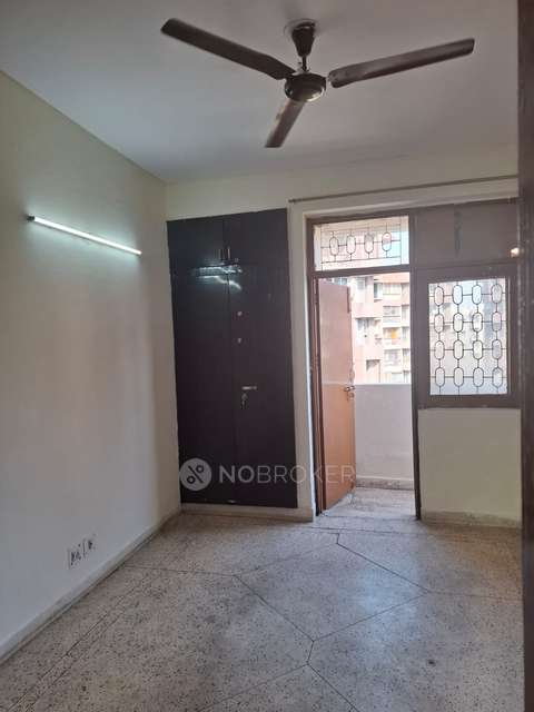 2 BHK Flat In Pmo Cooperative Housing Socity Ltd, Sector-62, Noiida For Sale  In Sector 62