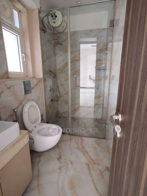 2 BHK Flat In Raheja Exotica For Sale  In Western Malad