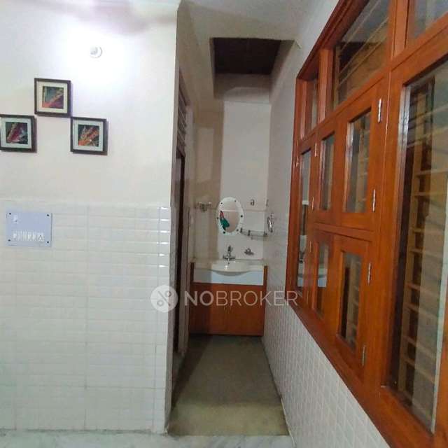 PG for Girls in Ok Model School