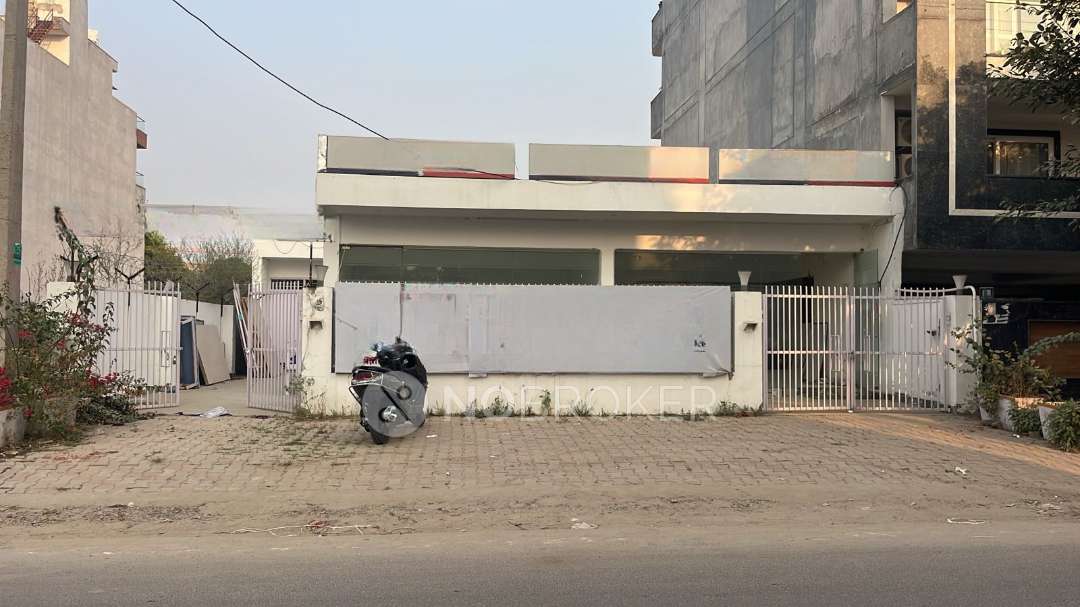 Godown/Warehouse in Sector 57, Gurgaon for Rent 