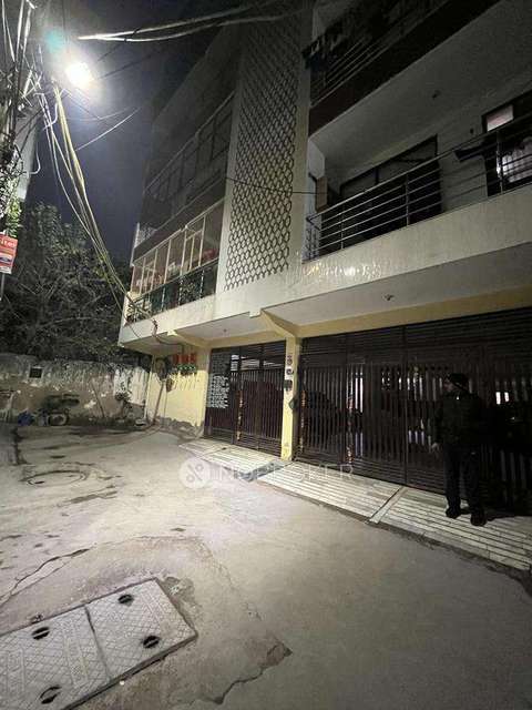 2 BHK Flat For Sale  In 14, Kennedy Public School Galli