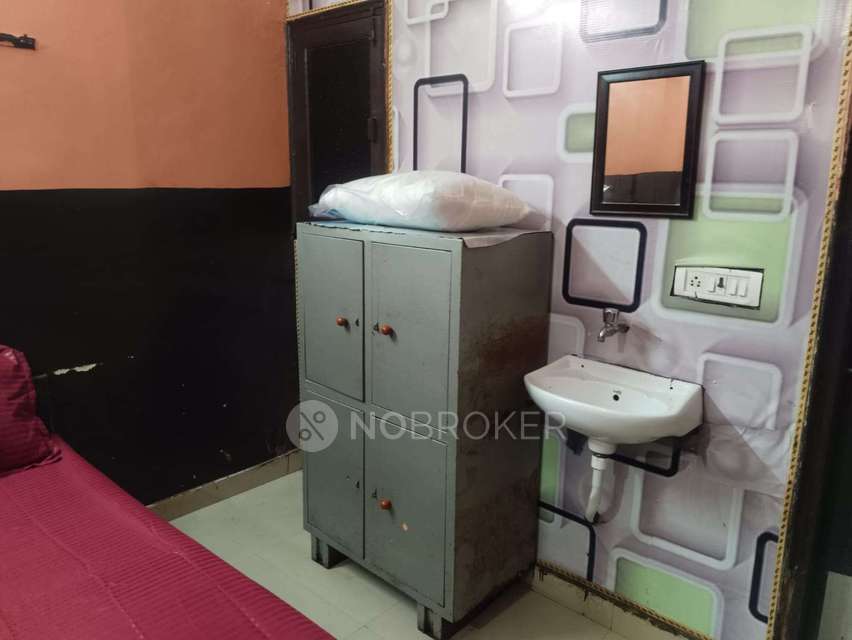 PG for Boys in Sector 12