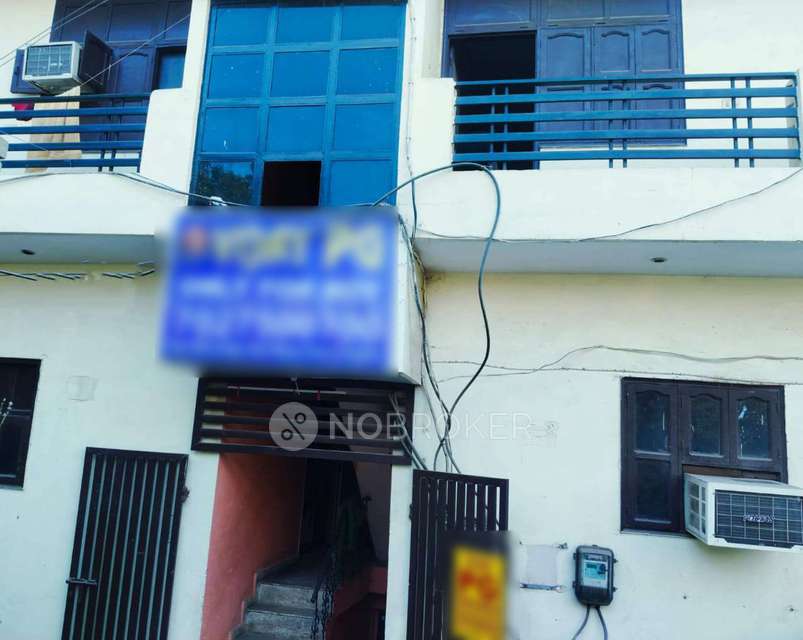 PG for Boys in Sector 12