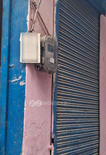 Shop in Nathu Pura, Delhi for sale 