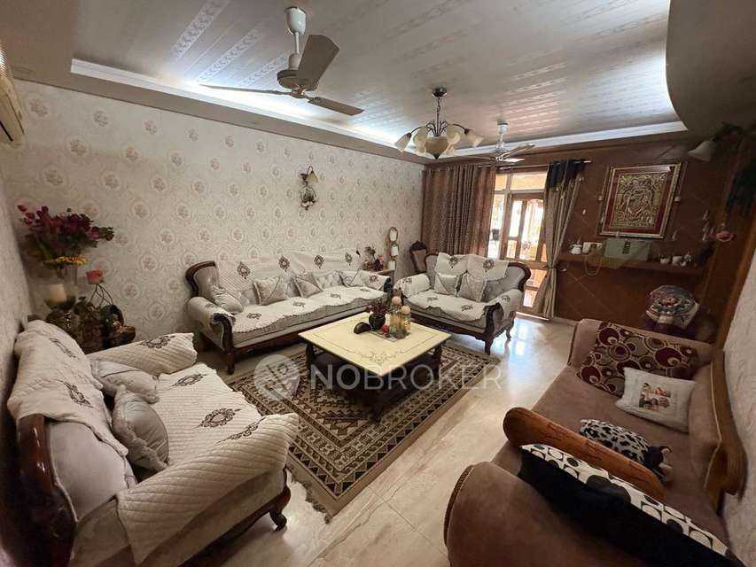 4+ BHK Flat In Tata Steel Officer&#39;s Enclave Beta 1 For Sale  In  Beta 1, Greater Noida