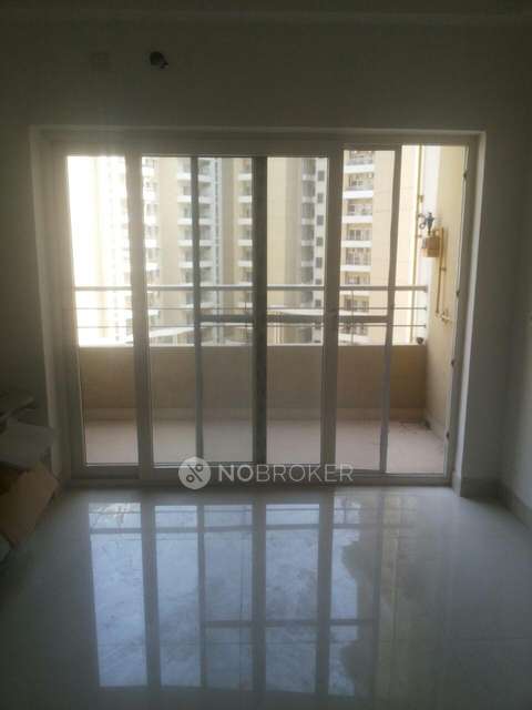 3 BHK Flat In Purvanchal Royal Park For Sale  In Sector-137