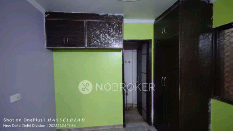 3 BHK Flat In Old Post Office Shahadra For Sale  In Shahdara