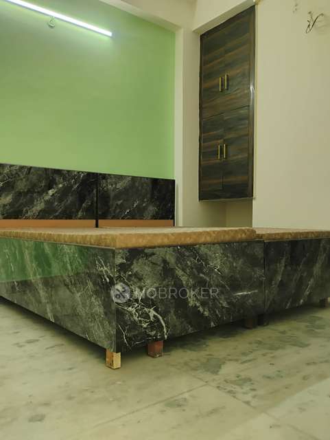 PG for Girls in Sector 70