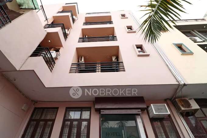 PG for Girls in Roop Nagar