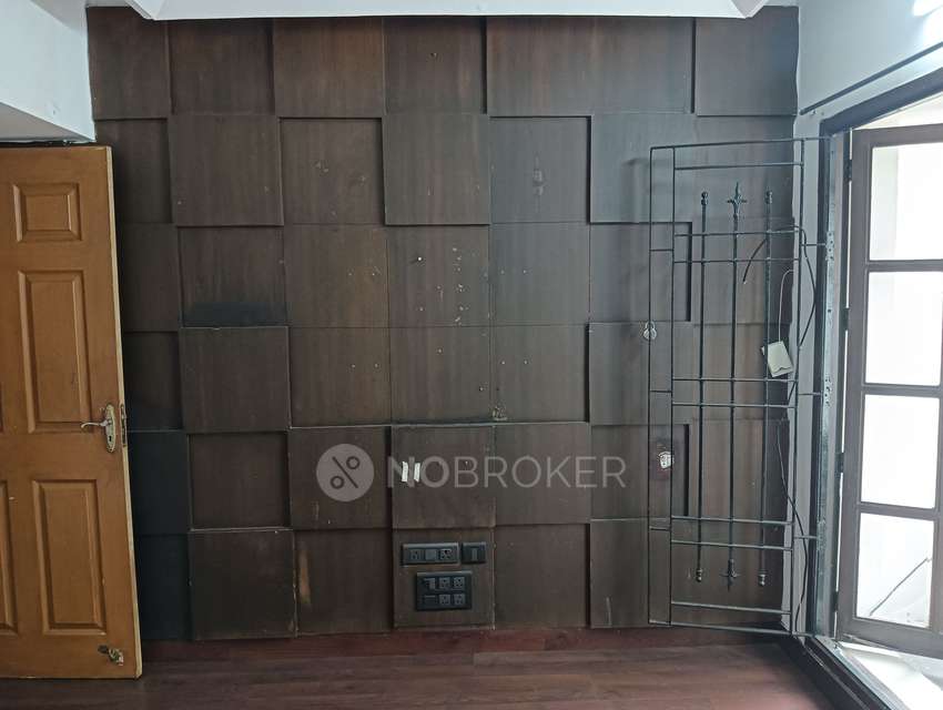 3 BHK Flat In Krsna Apartment For Sale  In Egmore