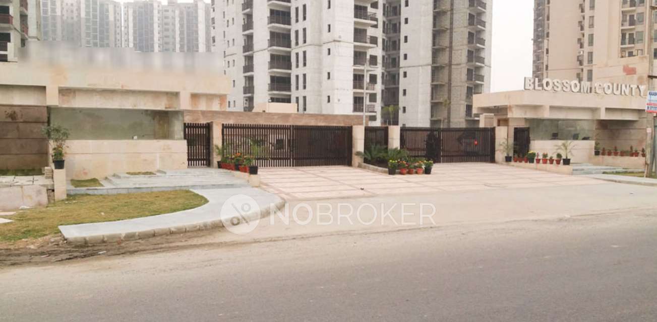 3 BHK Flat In Logix Blossom County, Sector 137 For Sale  In Sector 137