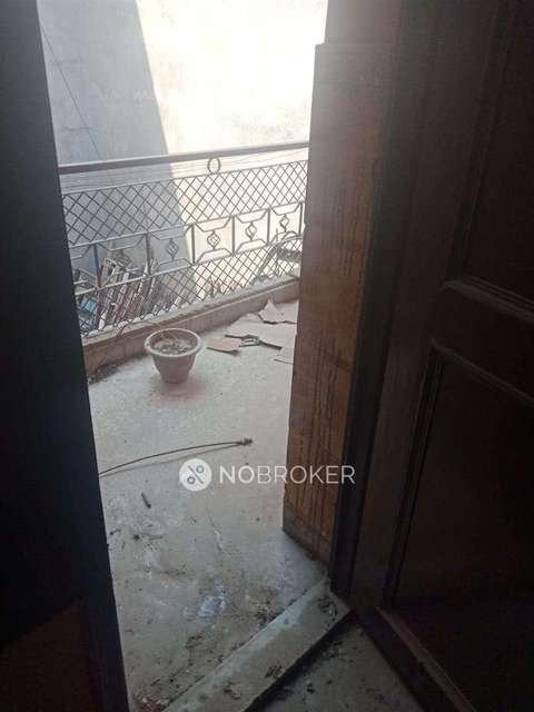 2 BHK Flat In Standalone Building  For Sale  In Rohini 