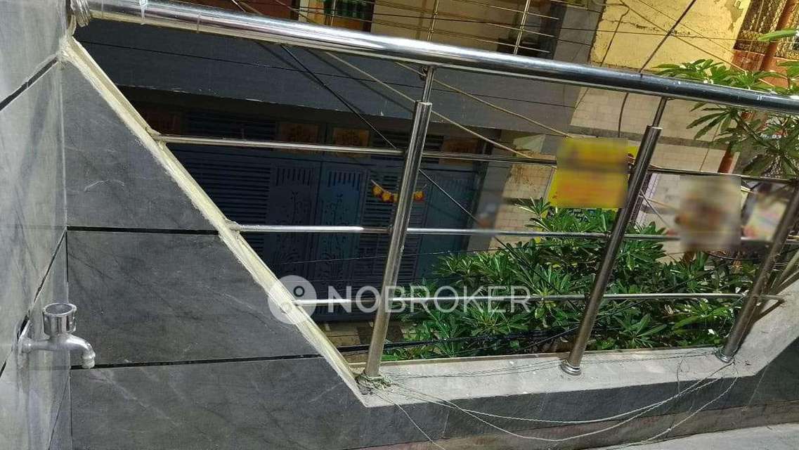 2 BHK Flat In Standalone Building  For Sale  In Uttam Nagar