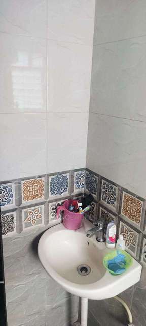 Shared Room for Male In 1 BHK  In Shivajinagar