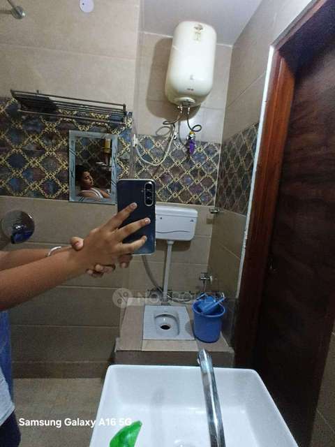 3 BHK Flat In Standalone Building  For Sale  In Rohini