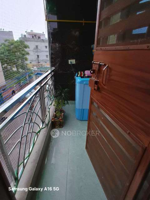 3 BHK Flat In Standalone Building  For Sale  In Rohini