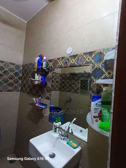 3 BHK Flat In Standalone Building  For Sale  In Rohini