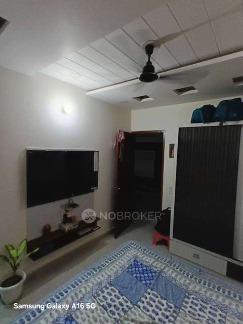 3 BHK Flat In Standalone Building  For Sale  In Rohini