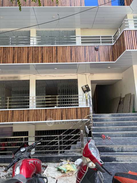 Shop in Niti Khand 2, Ghaziabad for Rent 